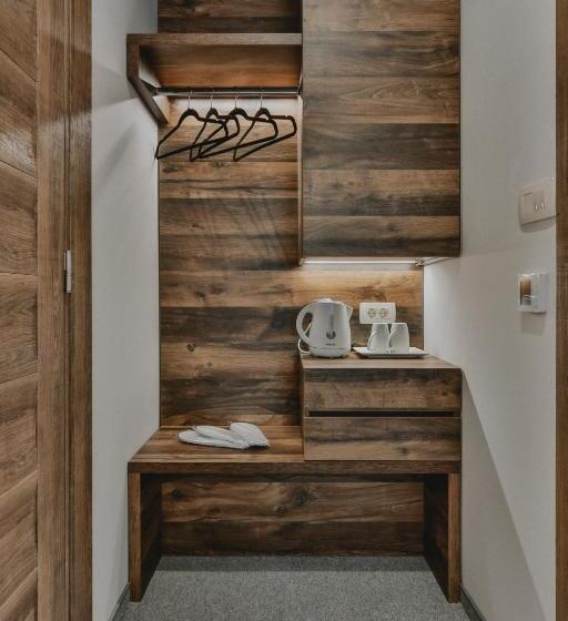 اتاق استاندارد, Vladimir