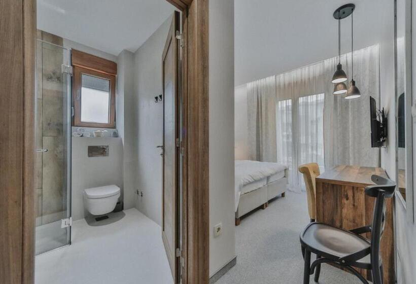 اتاق استاندارد, Vladimir