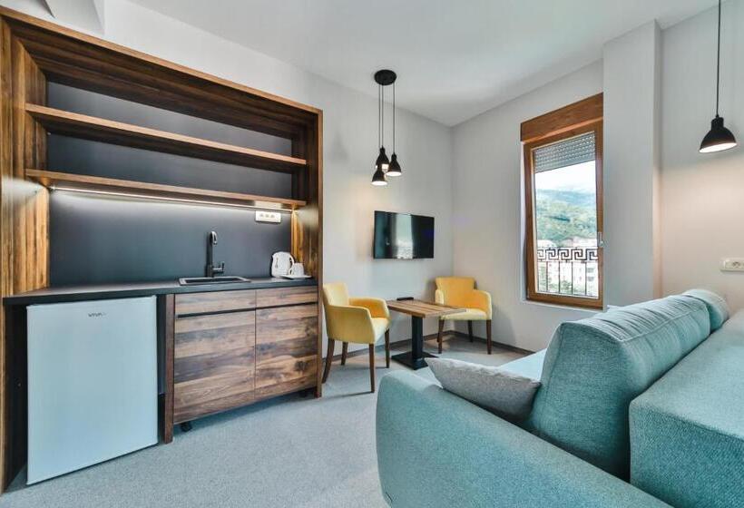 سوییت جونیور, Vladimir