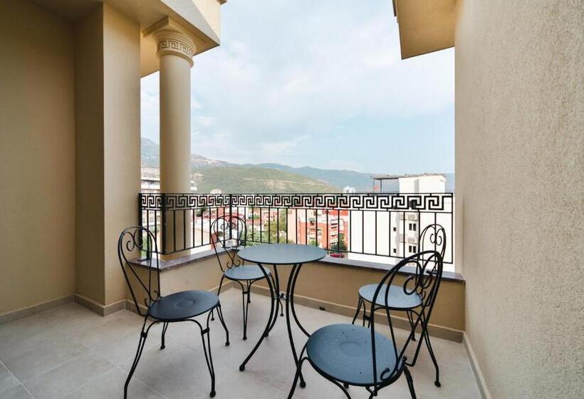 سوییت جونیور, Vladimir