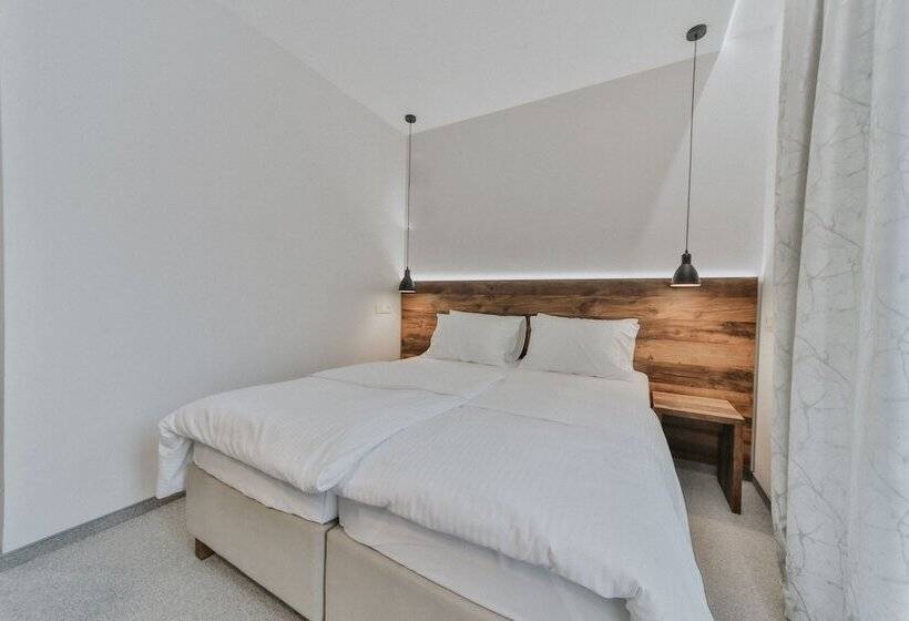 اتاق استاندارد, Vladimir