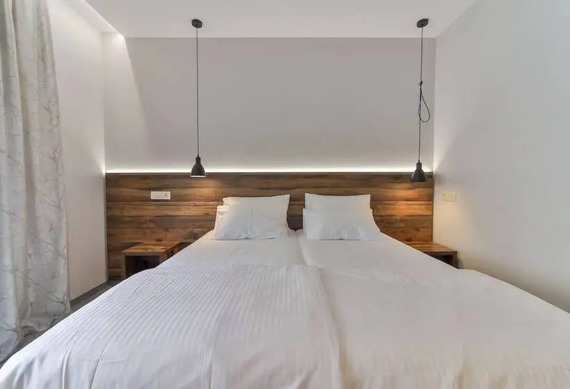 Deluxe-huone, Vladimir