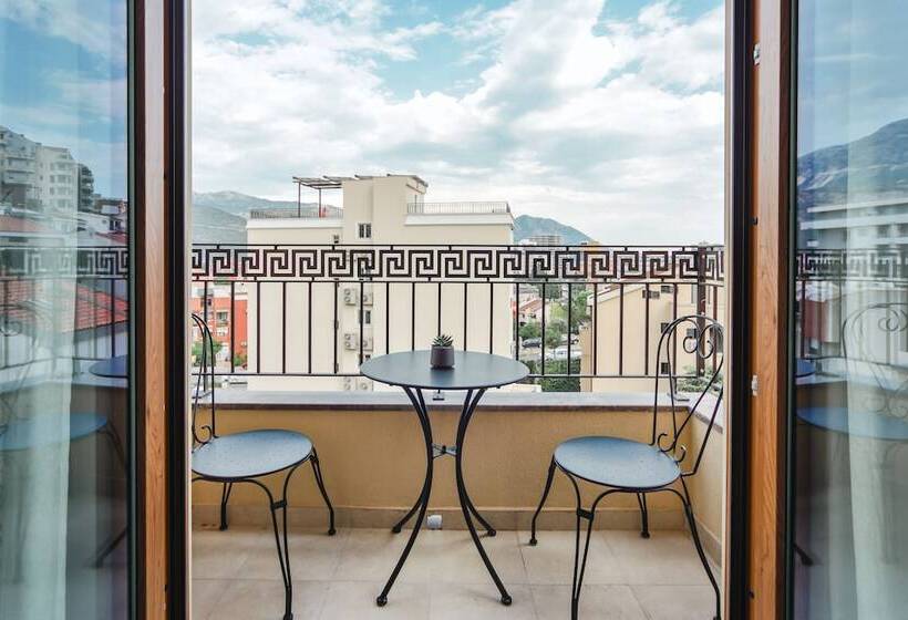 سوییت جونیور, Vladimir