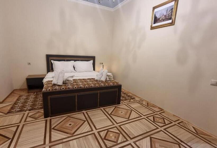 标准间带阳台, дехцени