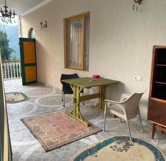 标准间带山景, дехцени