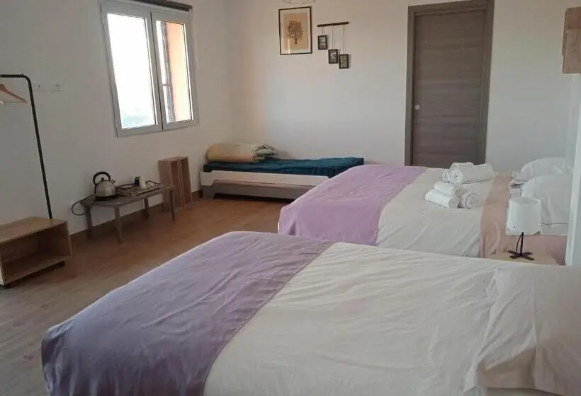 Standard Neljän Hengen Huone Puutarhanäkymä, Agriturismo Il Cielo In Terra