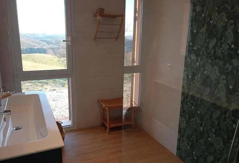 Standard Neljän Hengen Huone Puutarhanäkymä, Agriturismo Il Cielo In Terra
