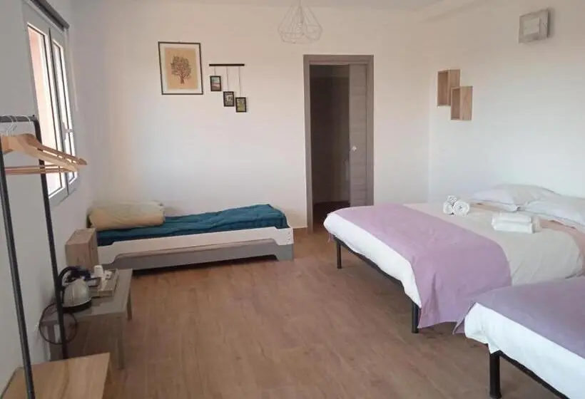 Standard Neljän Hengen Huone Puutarhanäkymä, Agriturismo Il Cielo In Terra