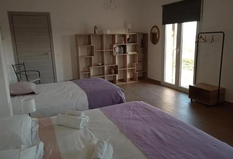Standard Neljän Hengen Huone Puutarhanäkymä, Agriturismo Il Cielo In Terra