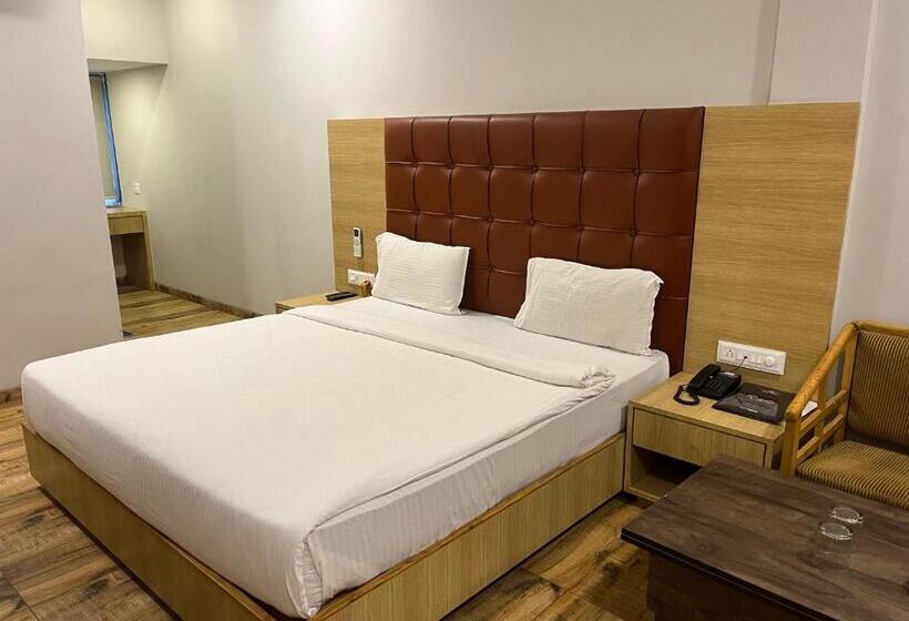 キングサイズベッドのスタンダードルーム, The Grand Basant