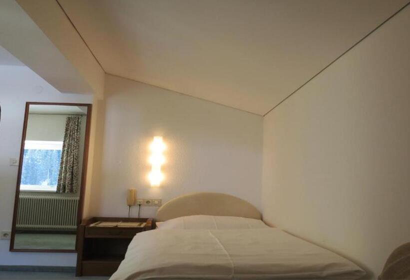 Habitación Estàndard Individual, Haus Churlis