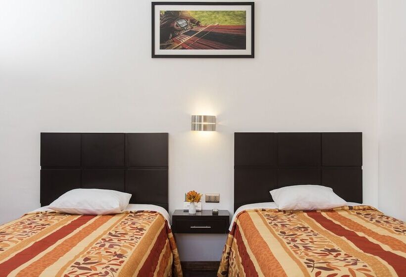 Standardrum, Hostal El Triunfo