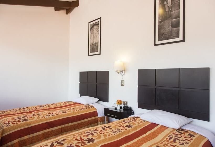 Standardrum, Hostal El Triunfo