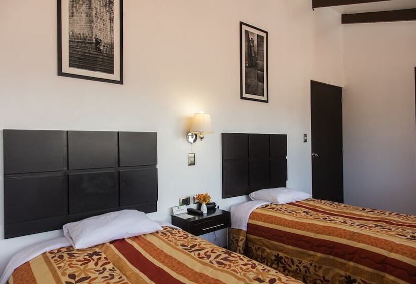 Standardrum, Hostal El Triunfo