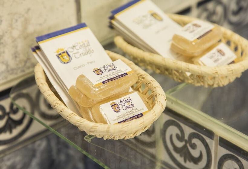 Standard Trippelrum, Hostal El Triunfo