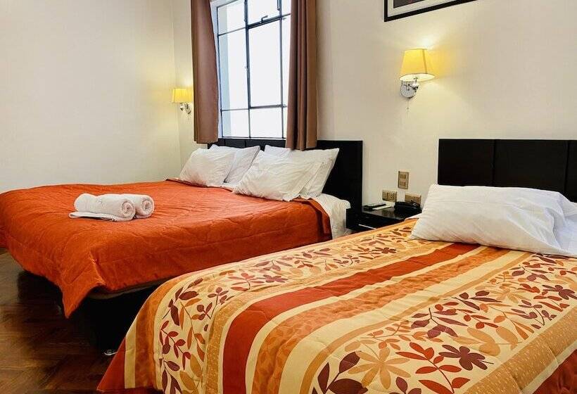 Standard Trippelrum, Hostal El Triunfo