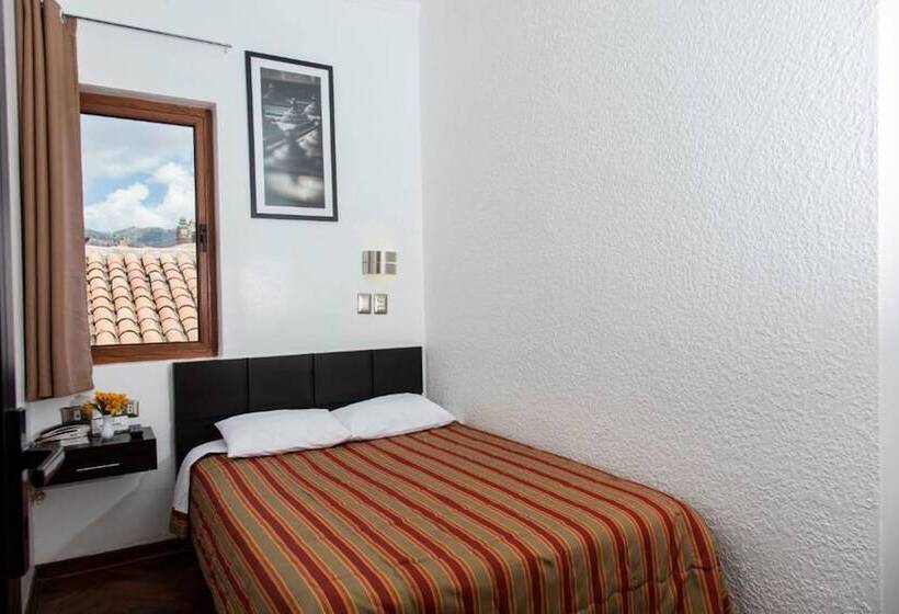 Quarto Estandar Individual, Hostal El Triunfo