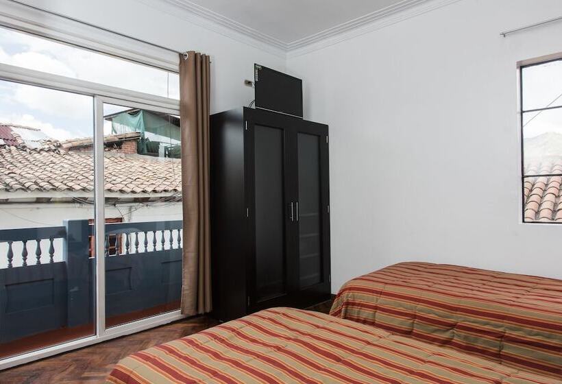 Standardrum, Hostal El Triunfo