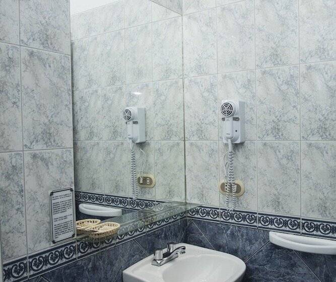 Standardrum, Hostal El Triunfo