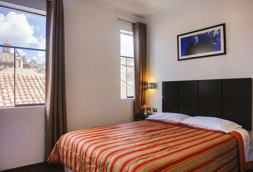 Standardrum, Hostal El Triunfo