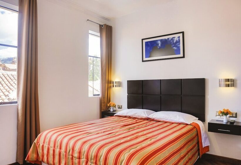 Standardrum, Hostal El Triunfo