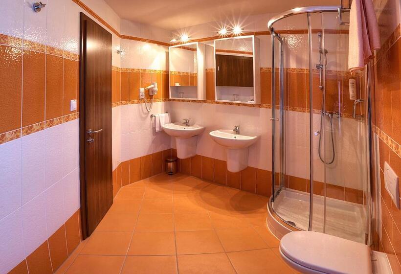 Номер Стандарт, Club