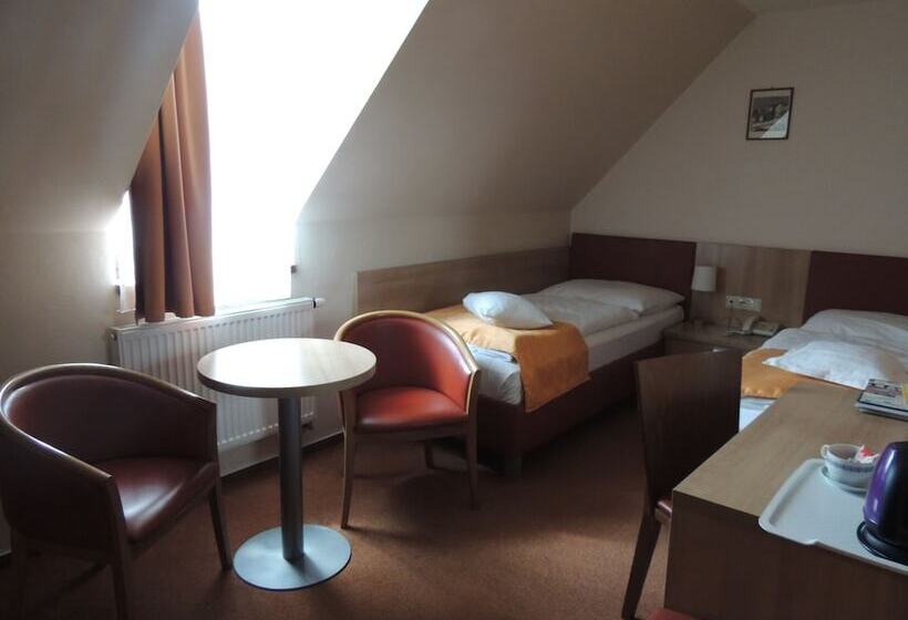 Номер Стандарт, Club