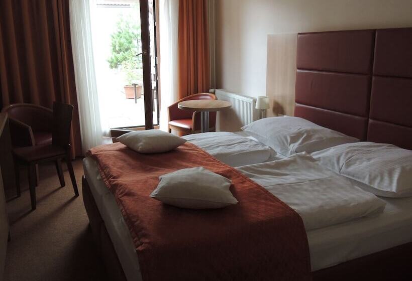 Номер Стандарт, Club