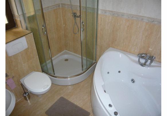 スイート, Crisana Arad