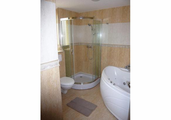 スイート, Crisana Arad