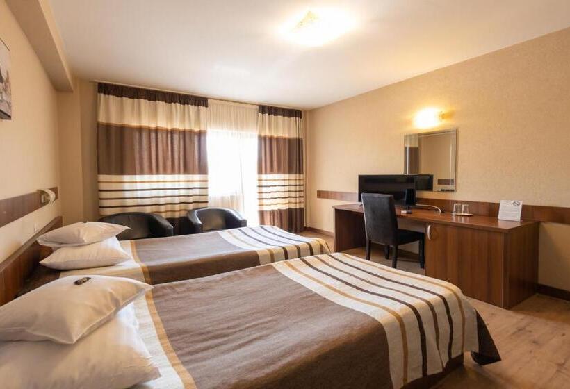 スタンダードルーム, Crisana Arad