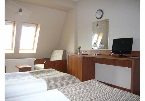 スタンダードルーム, Crisana Arad