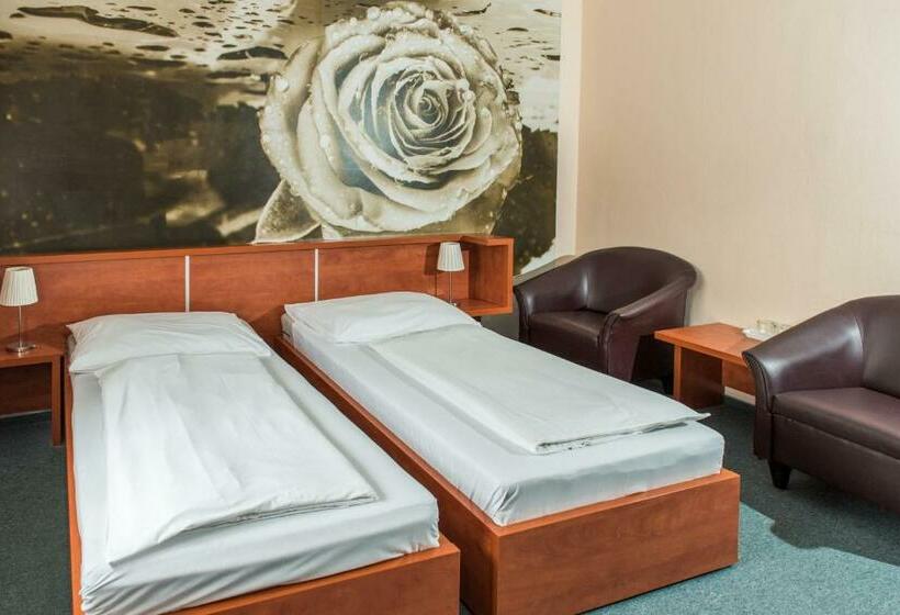 חדר סטנדרט, Europa Hotel és étterem