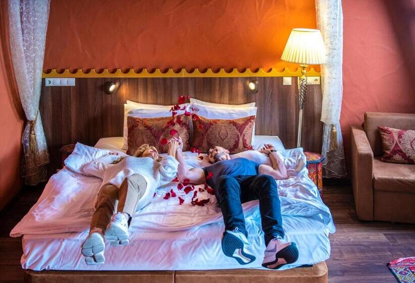 プレミアムルーム, Mesés Shiraz Hotel Superior Adults Only