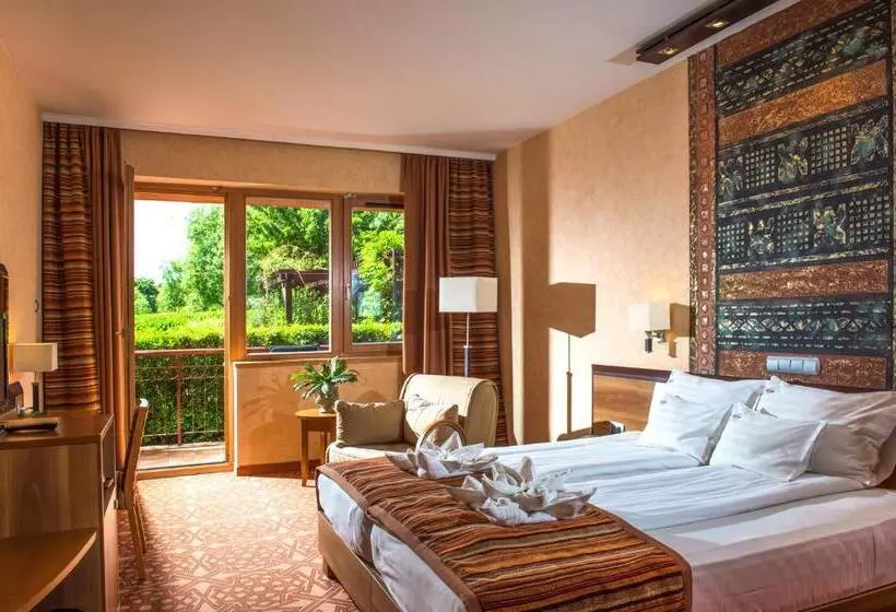 スーペリアールーム, Mesés Shiraz Hotel Superior Adults Only