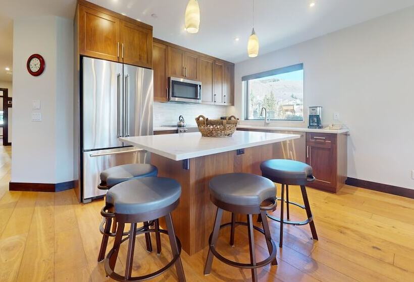 Апартаменты 4 Спальни, Montaneros In Vail