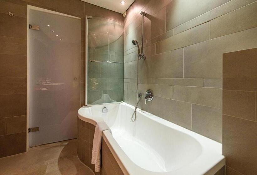 Номер Стандарт с Балконом, Montfort