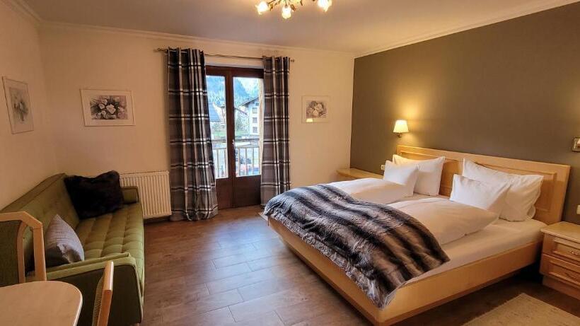 Номер Стандарт с Балконом, Montfort