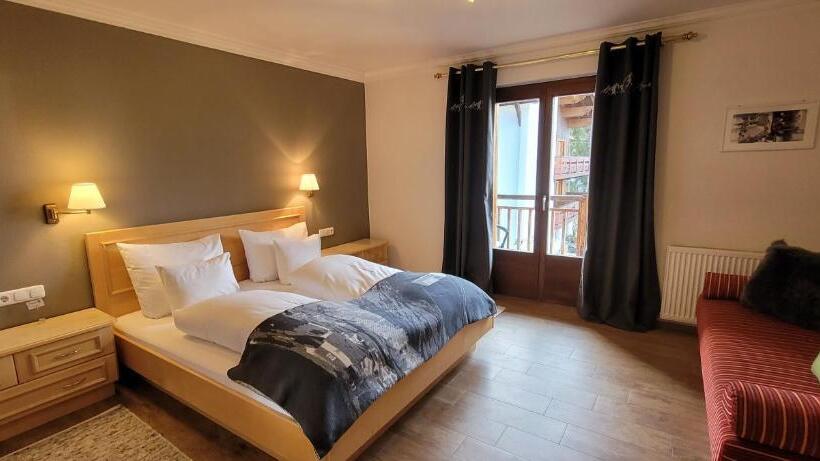 Номер Стандарт с Балконом, Montfort