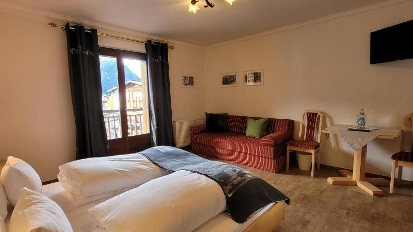 Номер Стандарт с Балконом, Montfort