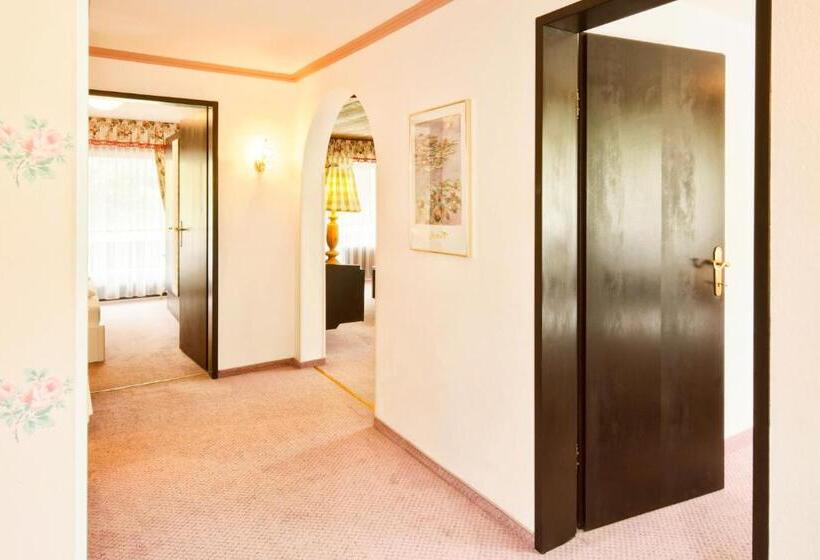 スイート（家族用）, Pfeifer