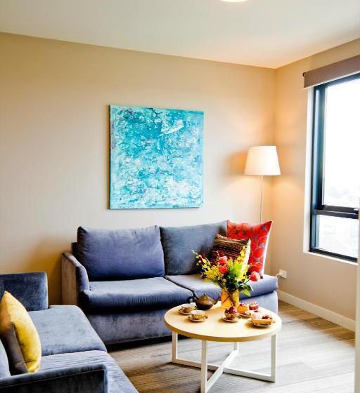 آپارتمان مدیریتی 2 خوابه, Quest Mascot