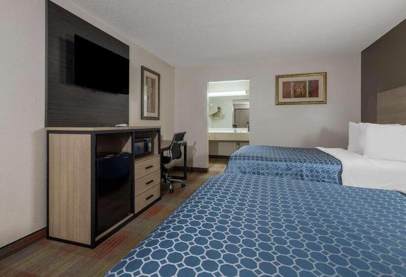 غرفه قياسيه سريرين مزدوجين, Rodeway Inn