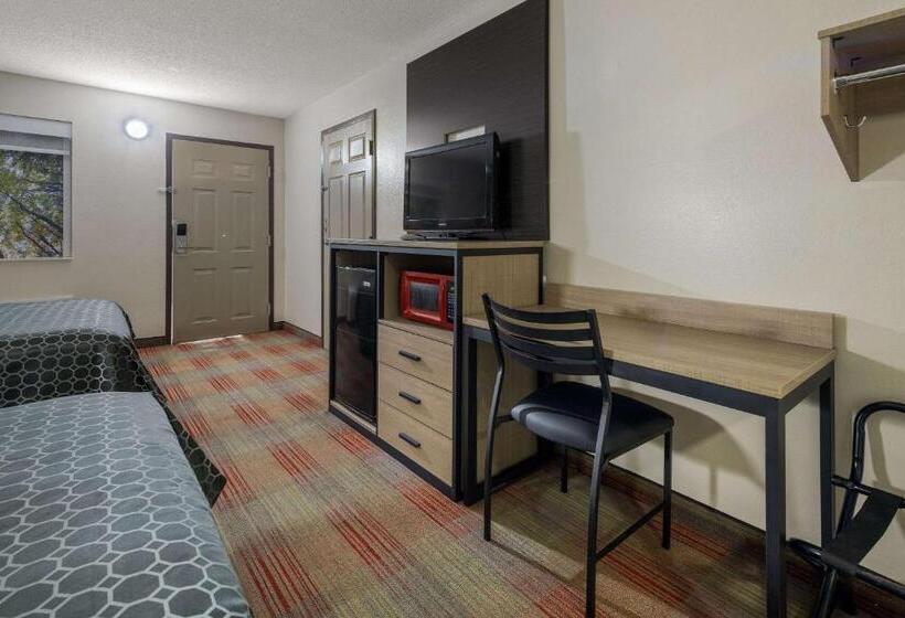 带2个双人床的标准工作室, Rodeway Inn