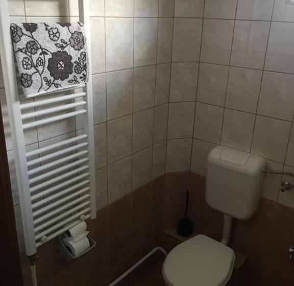 스탠다드 트리플 룸, Romantik étterem   Panzió