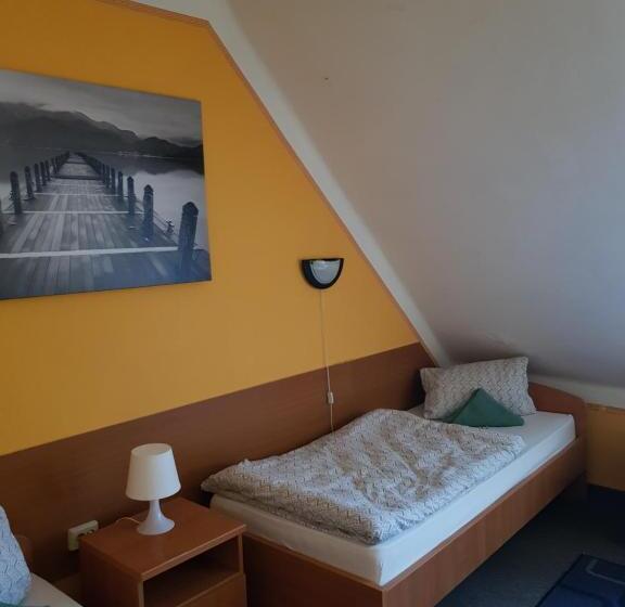 스탠다드 트리플 룸, Romantik étterem   Panzió