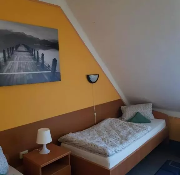 スタンダードトリプルルーム, Romantik étterem   Panzió