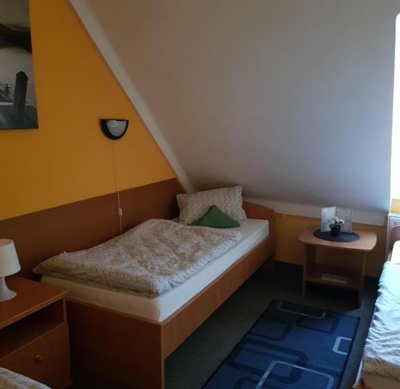 스탠다드 트리플 룸, Romantik étterem   Panzió