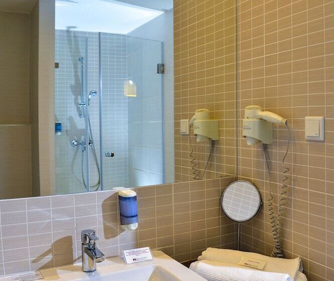 חדר סטנדרט, Royal Club