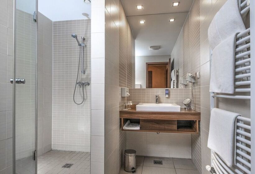 חדר סופריור, Royal Club